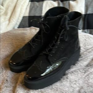 Hogan Woman’s suede and patent leather ankle boots 37.5